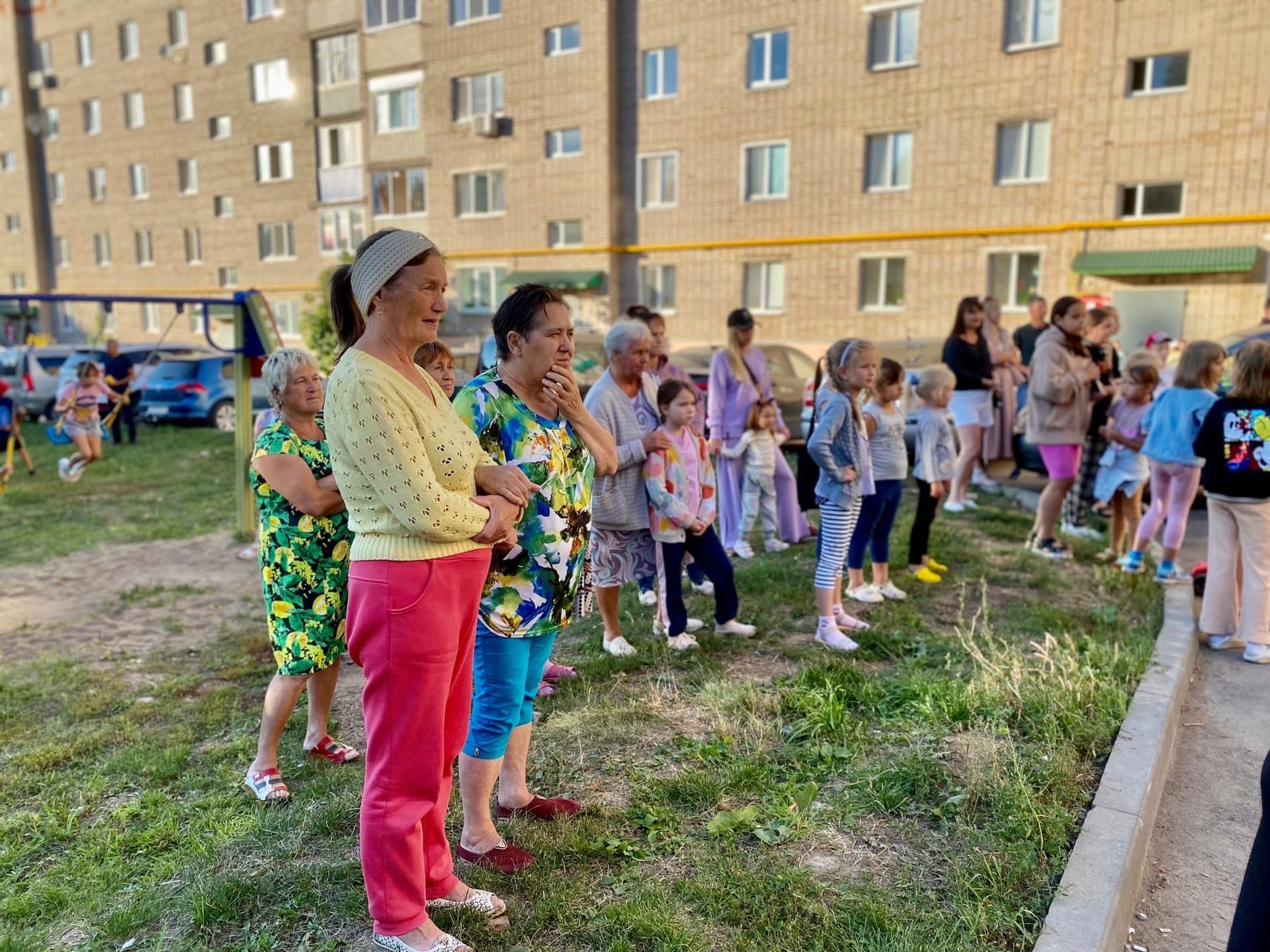 В одном из дворов Менделеевска прошел праздник