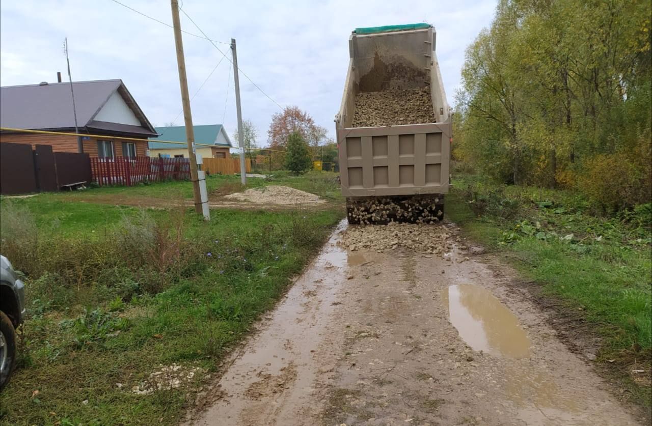 В Менделеевском районе ведутся дорожные работы