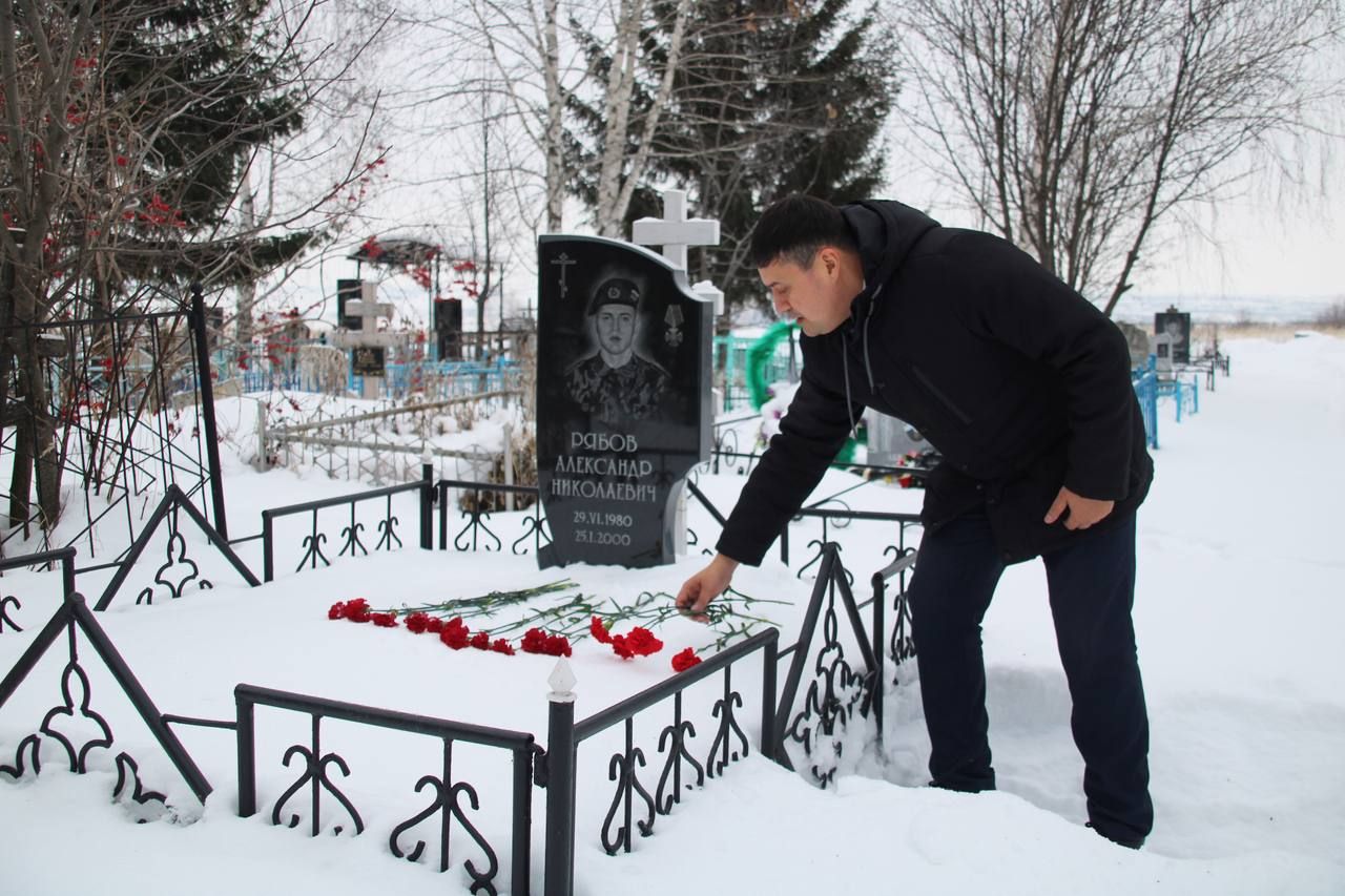 Почтили память менделеевца, погибшего в вооружённом конфликте в Чечне