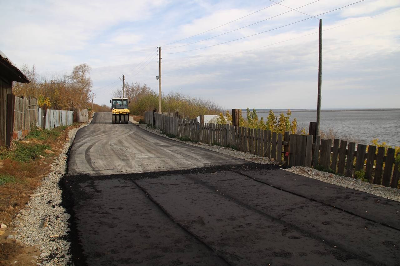 В Менделеевске продолжаются работы по благоустройству пляжа