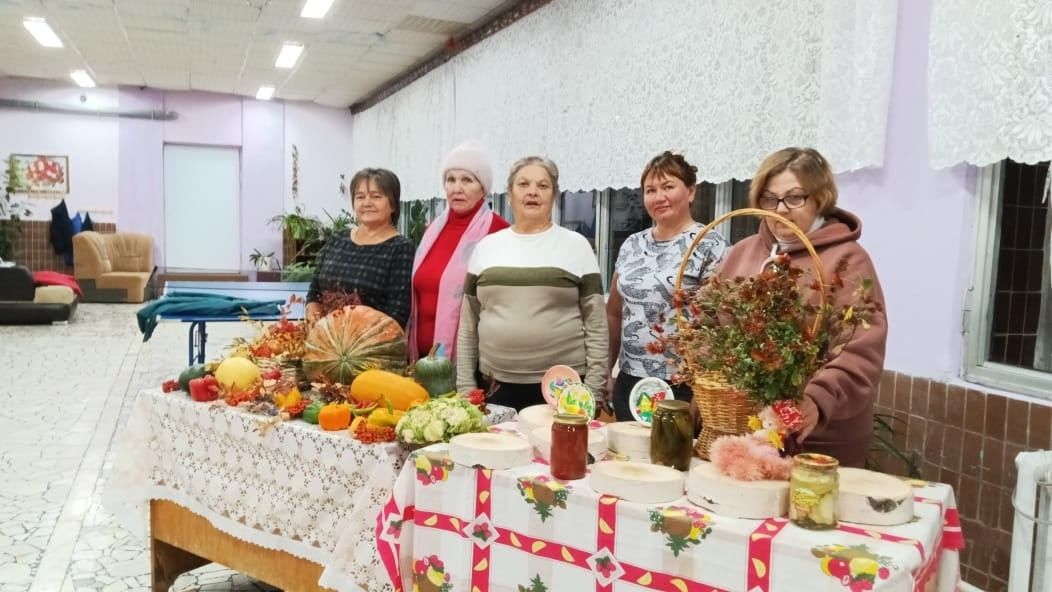 В Тихоновском СДК прошла осенняя выставка