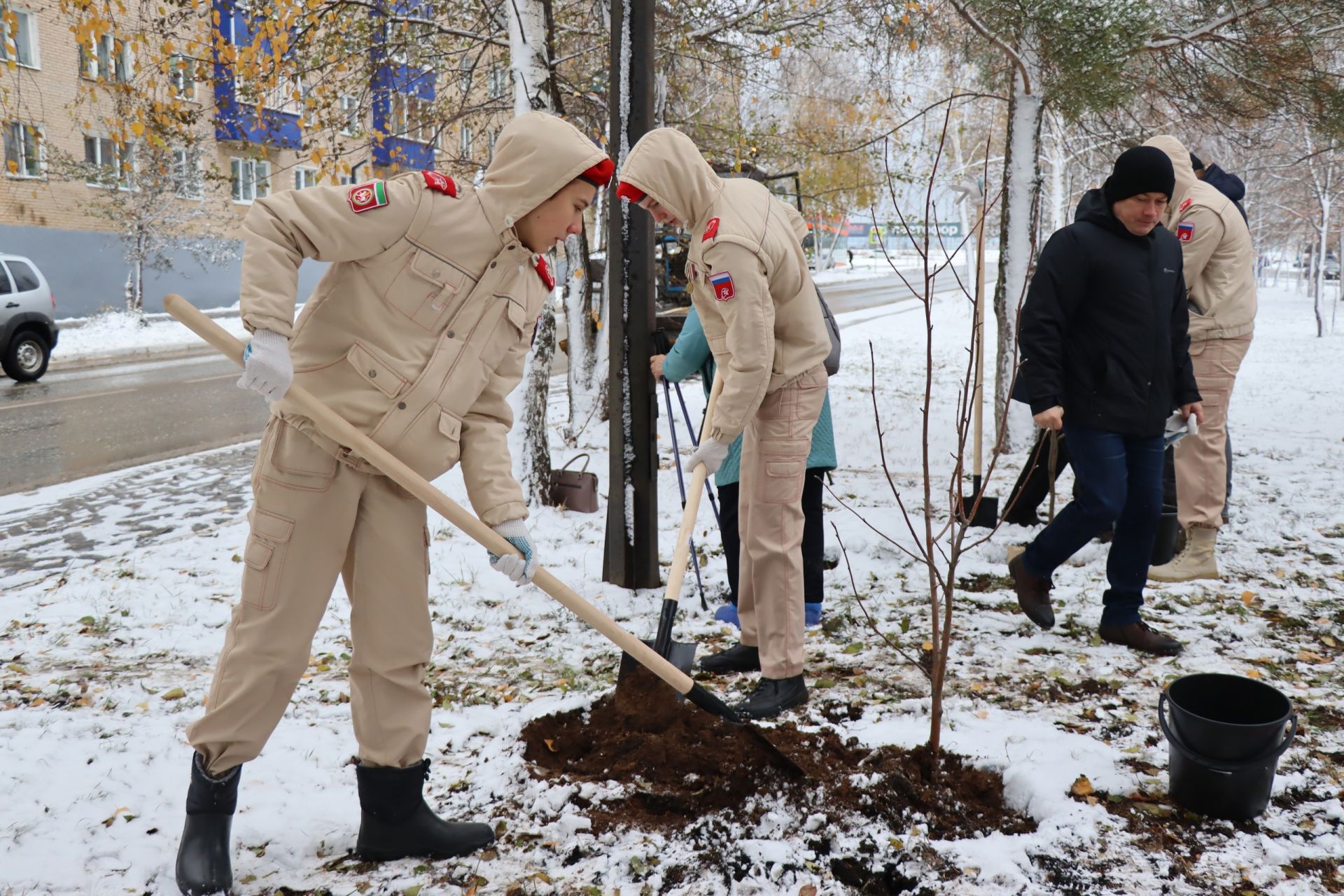 В Менделеевске открыли пять мемориальных досок героям, погибшим на зоне СВО