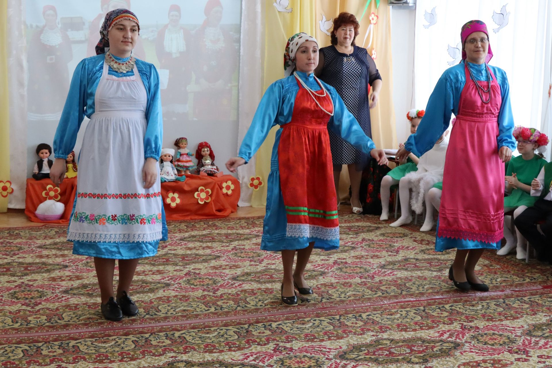 Юные менделеевцы отметили Всемирный День родного языка