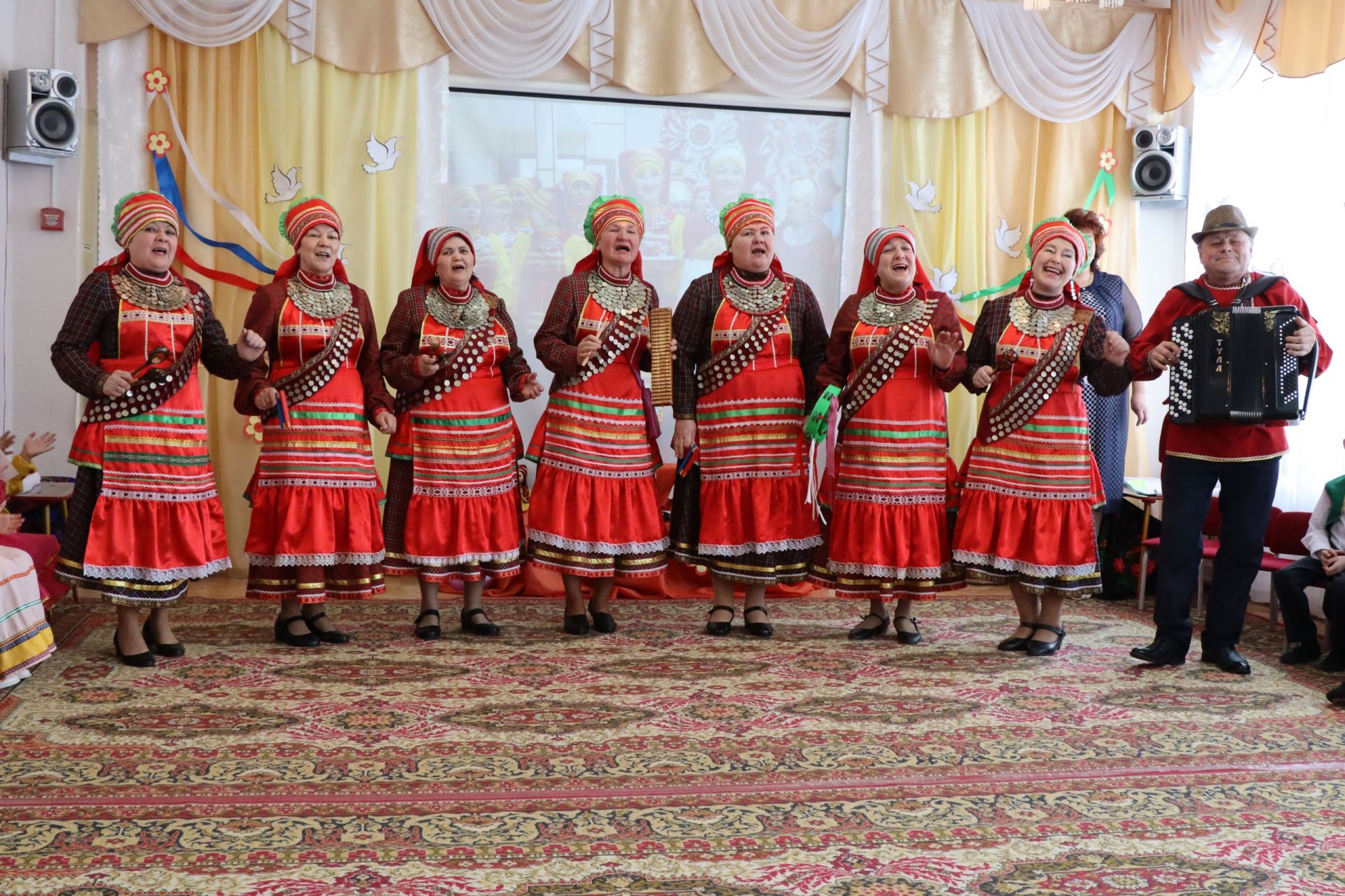 Юные менделеевцы отметили Всемирный День родного языка