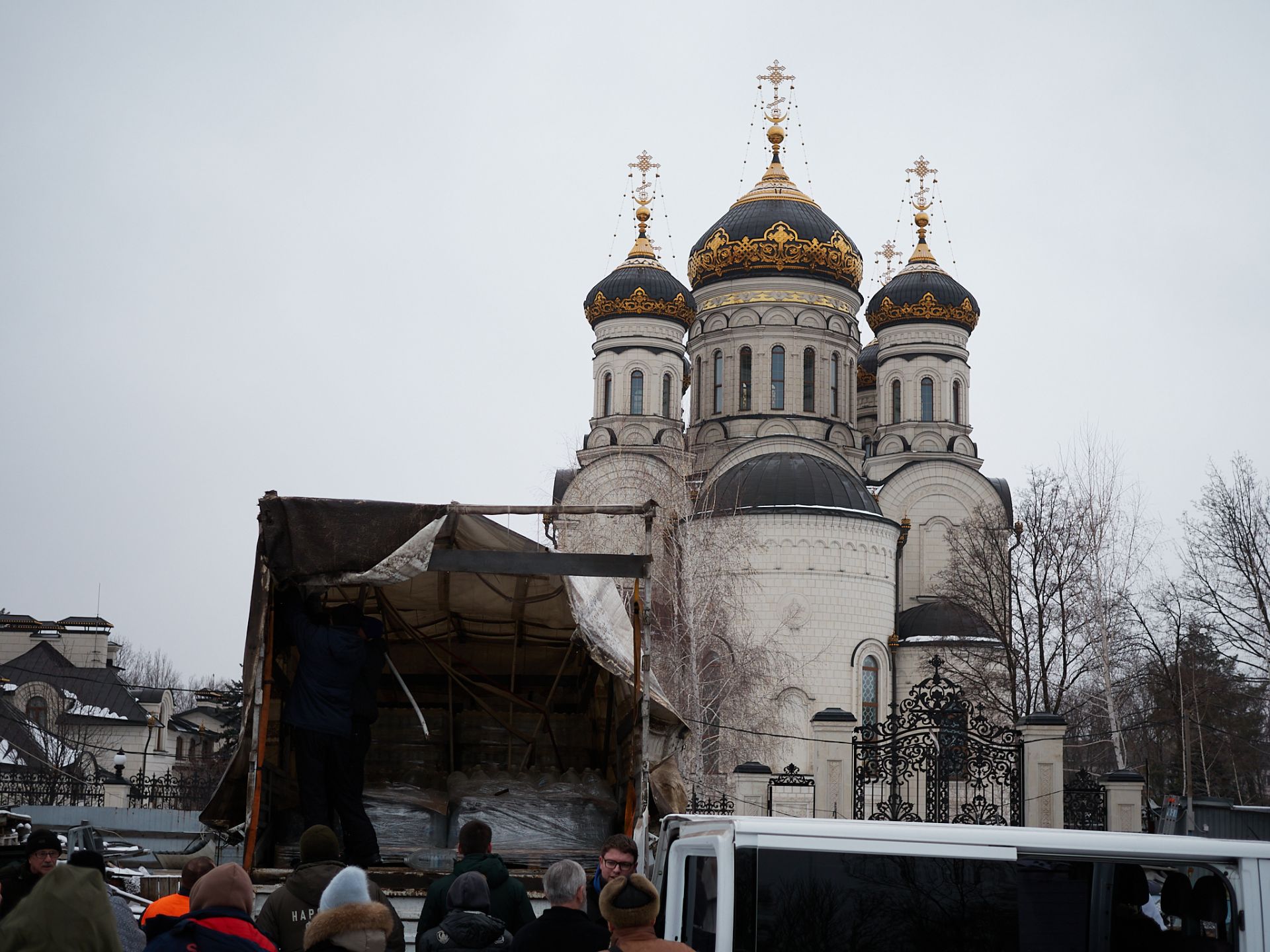 Альфия Когогина доставила очередную партию гуманитарного груза на Донбасс