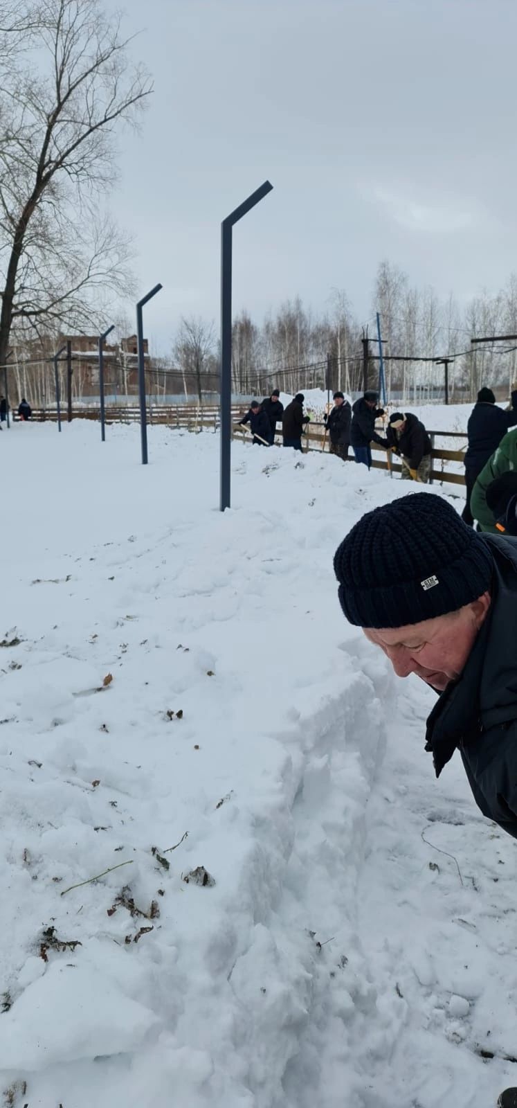 В Менделеевске трудовая неделя началась и завершилась субботниками