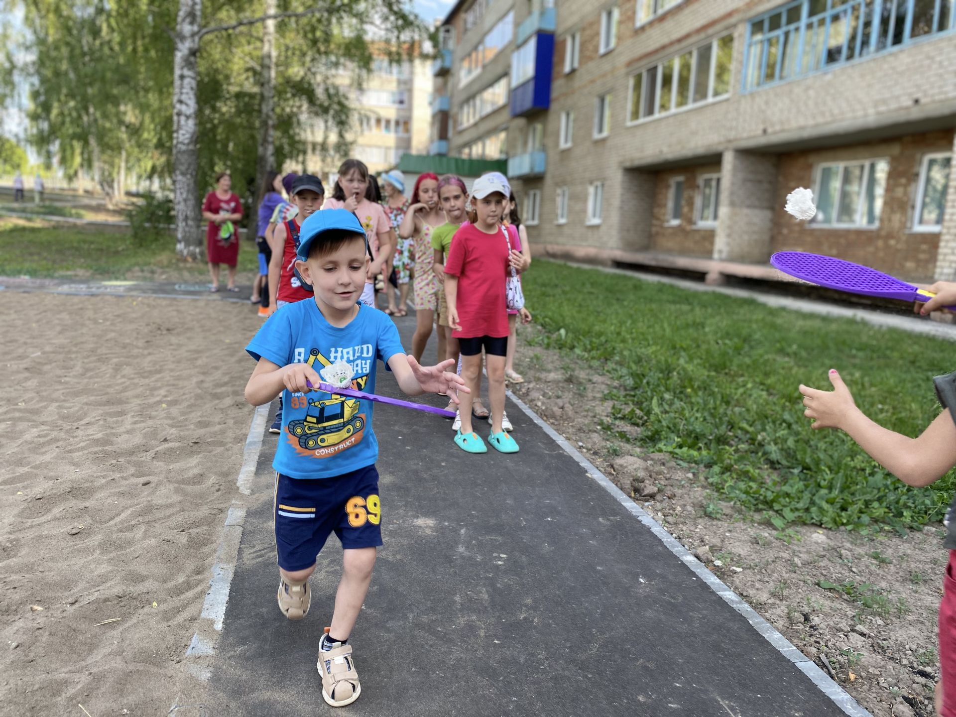 В Менделеевске по улице Фомина прошел праздник Двора и итоговый розыгрыш подписки