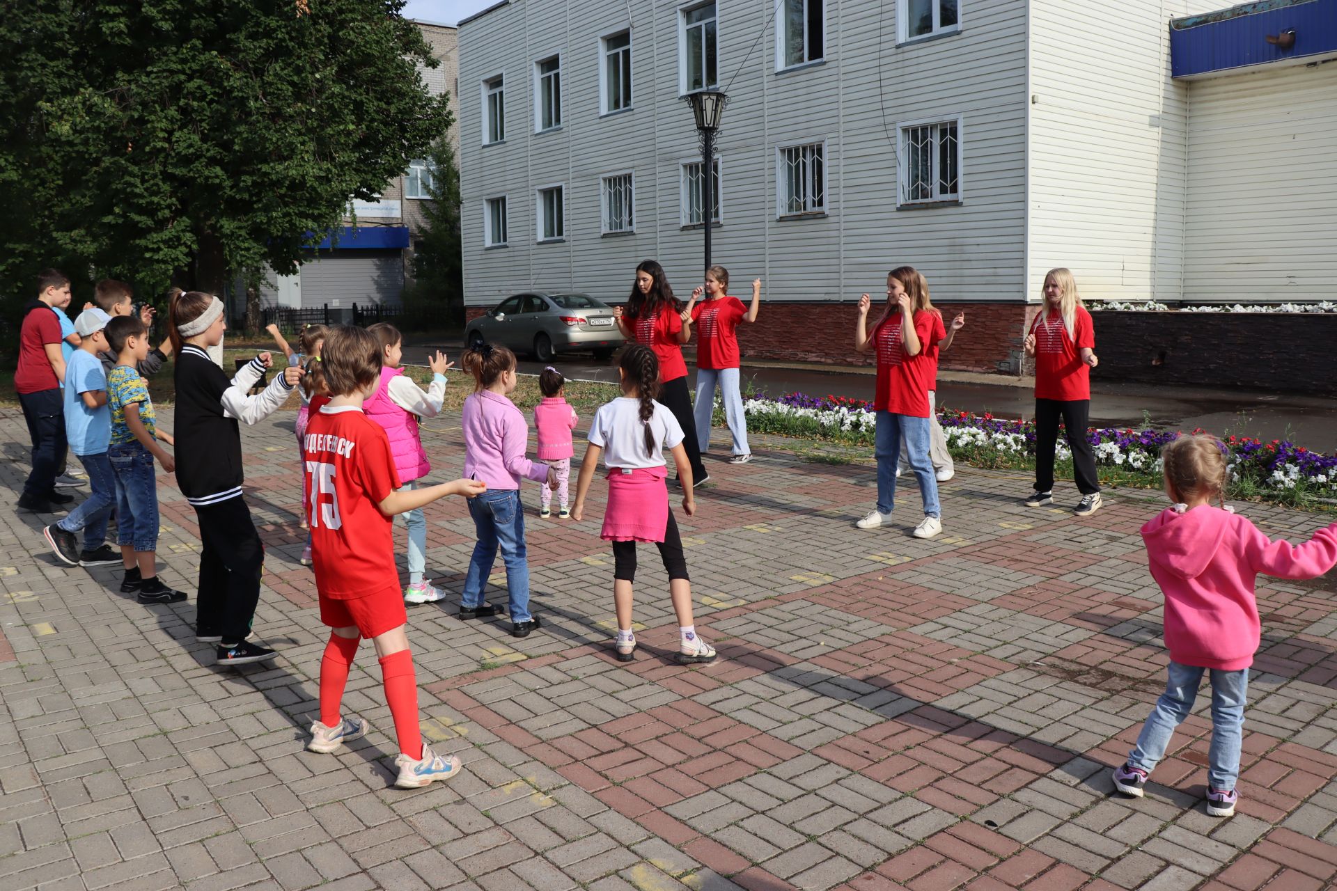 В Менделеевске проходят бесплатные занятия спортом на свежем воздухе