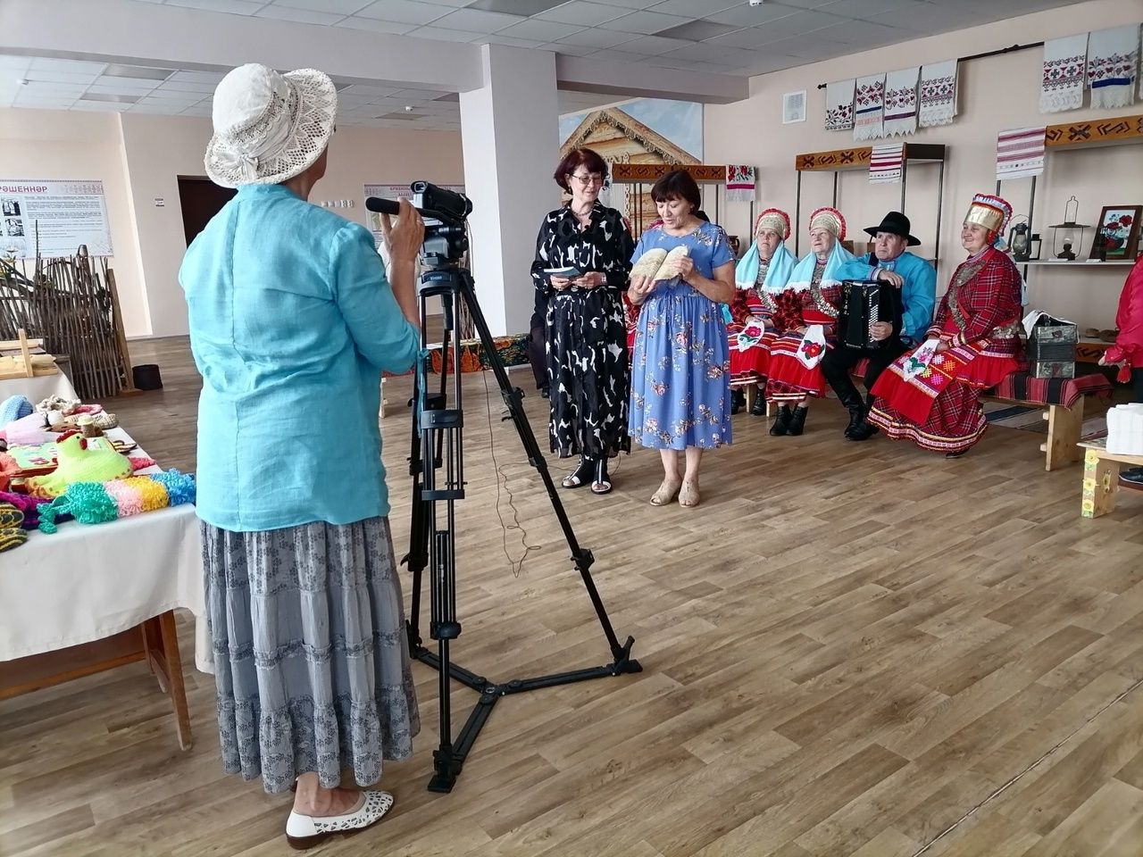 Меделеевск районы Иске Гришкин авылы халкы «Керәшеннәр — Ходай халкы» фильмы өчен материал туплауда катнаштылар