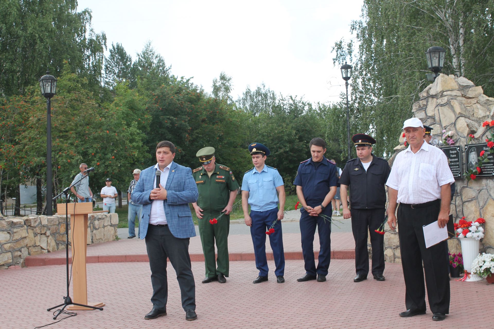 Менделеевцы отметили День Воздушно-десантных войск