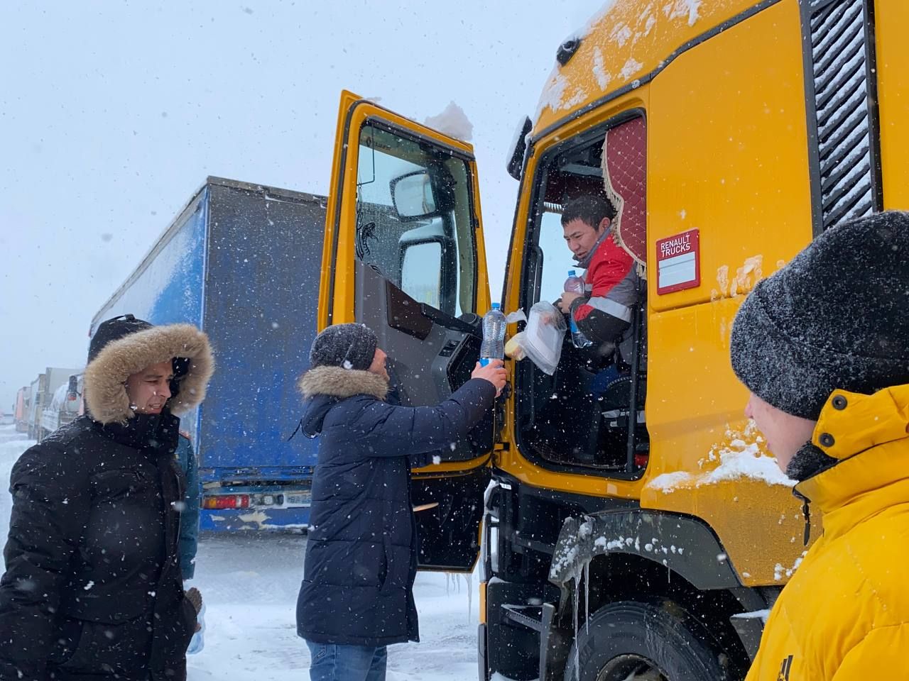 Менделеевский район организовал сухие пайки для водителей