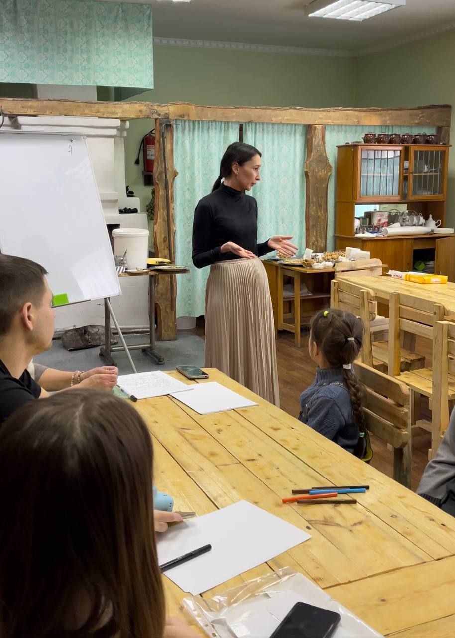 В Краеведческом музее Менделеевска провели мастер-класс в рамках Года семьи