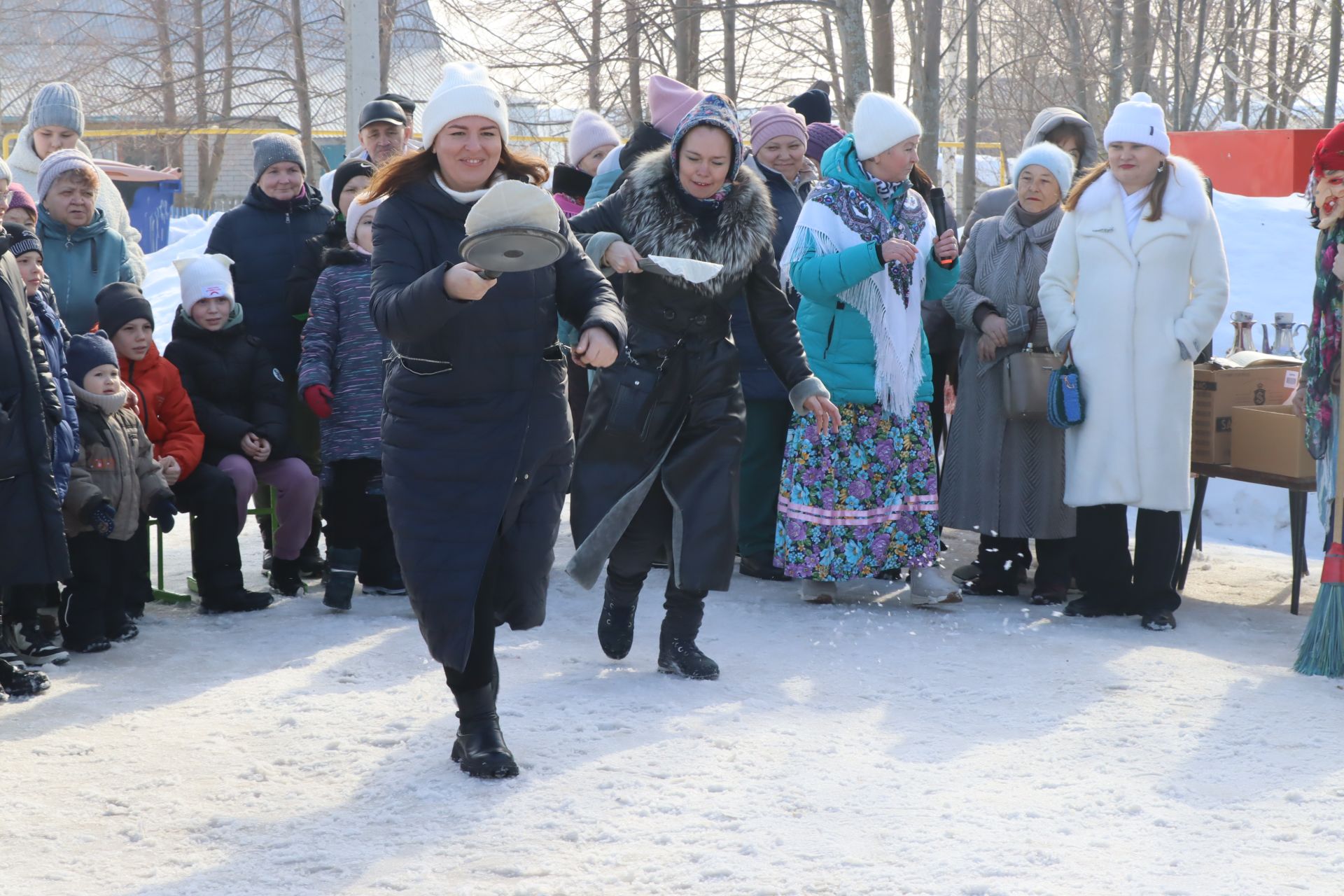 В селе Тихоново Менделеевского района в последний день выборов провели масленичные гуляния в необычном формате