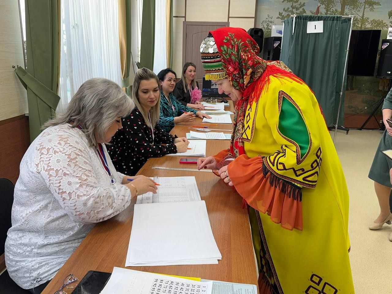 Ансамбль удмуртской песни «Купанча» выполнили свой гражданский долг