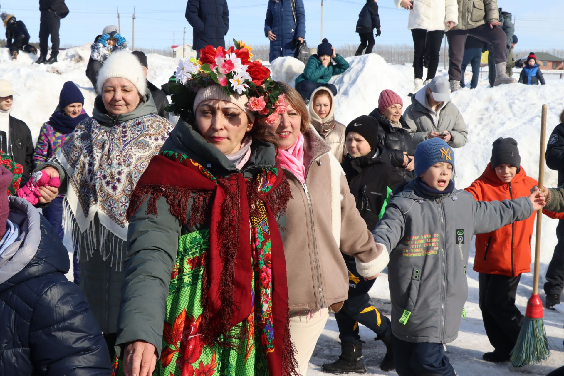 В селе Тихоново Менделеевского района в последний день выборов провели масленичные гуляния в необычном формате