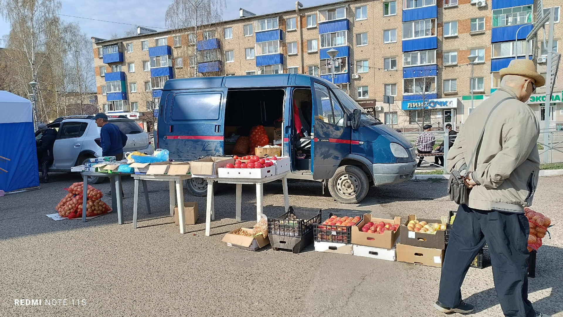 Сегодня на сельскохозяйственной ярмарке организована подписка на районное издание «МН» и «МЯ»