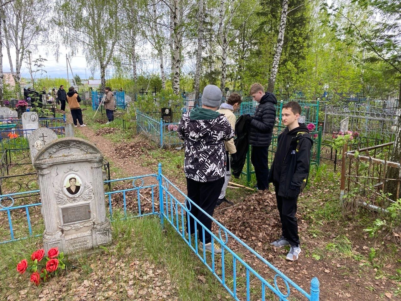 Менделеевские активисты провели ряд мемориально-патронажных акций