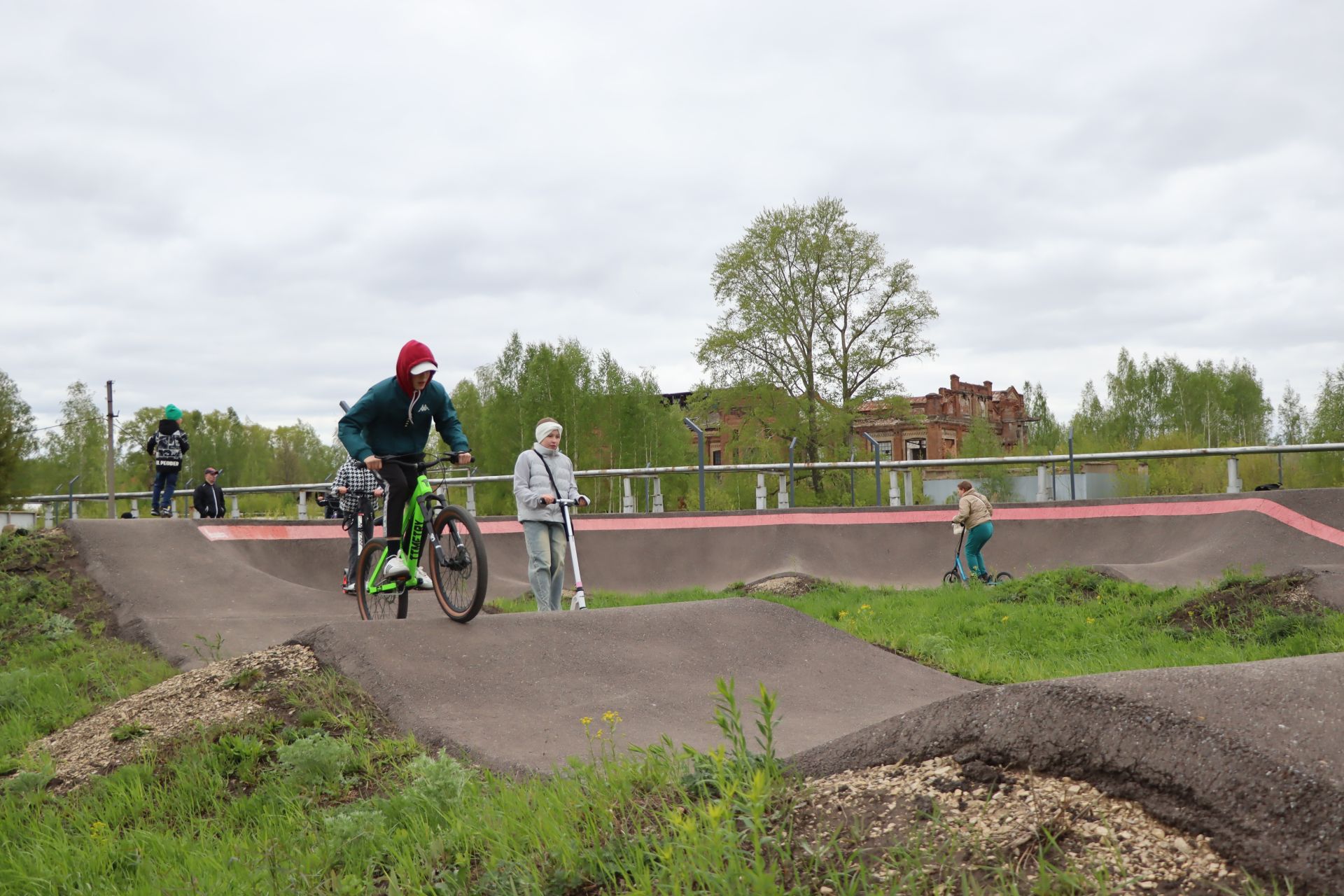 В экстрим-парке Менделеевска открыли летний сезон