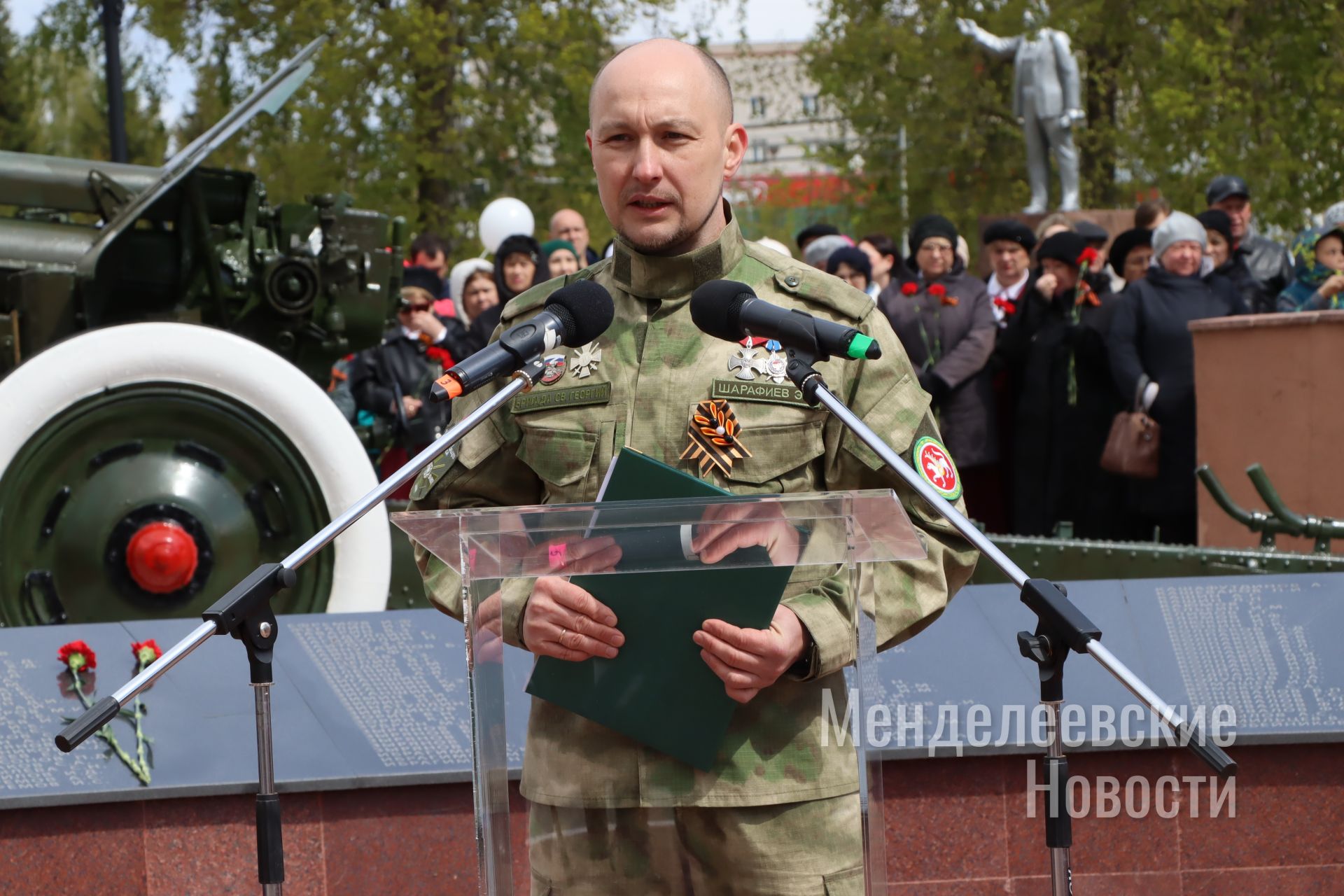 Праздник со слезами на глазах и снегом: в Менделеевске отметили День Победы