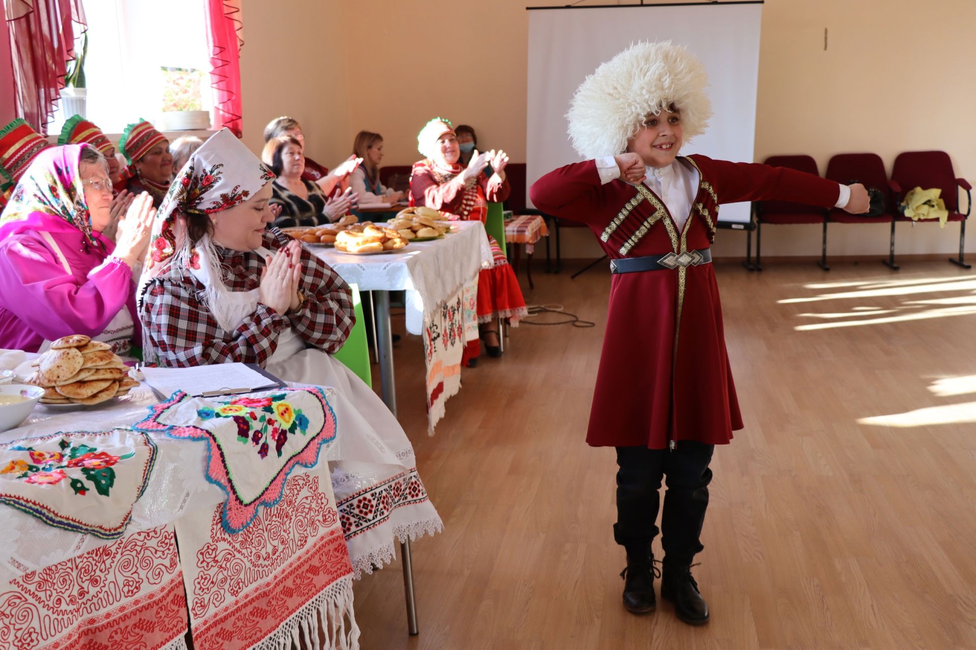 Представители семи национальностей ТОС «Посёлок» рассказали о своих кулинарных традициях