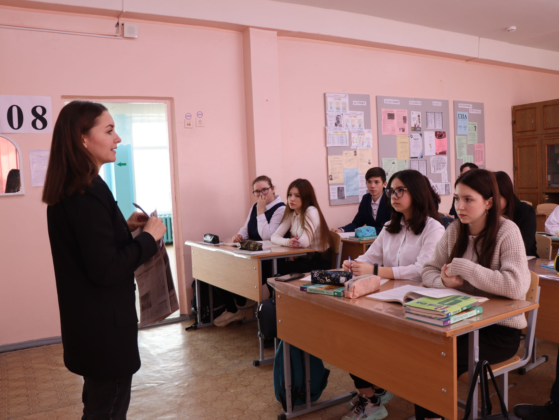 В школах города продолжаются классные часы на тему «Знакомство с редакцией»