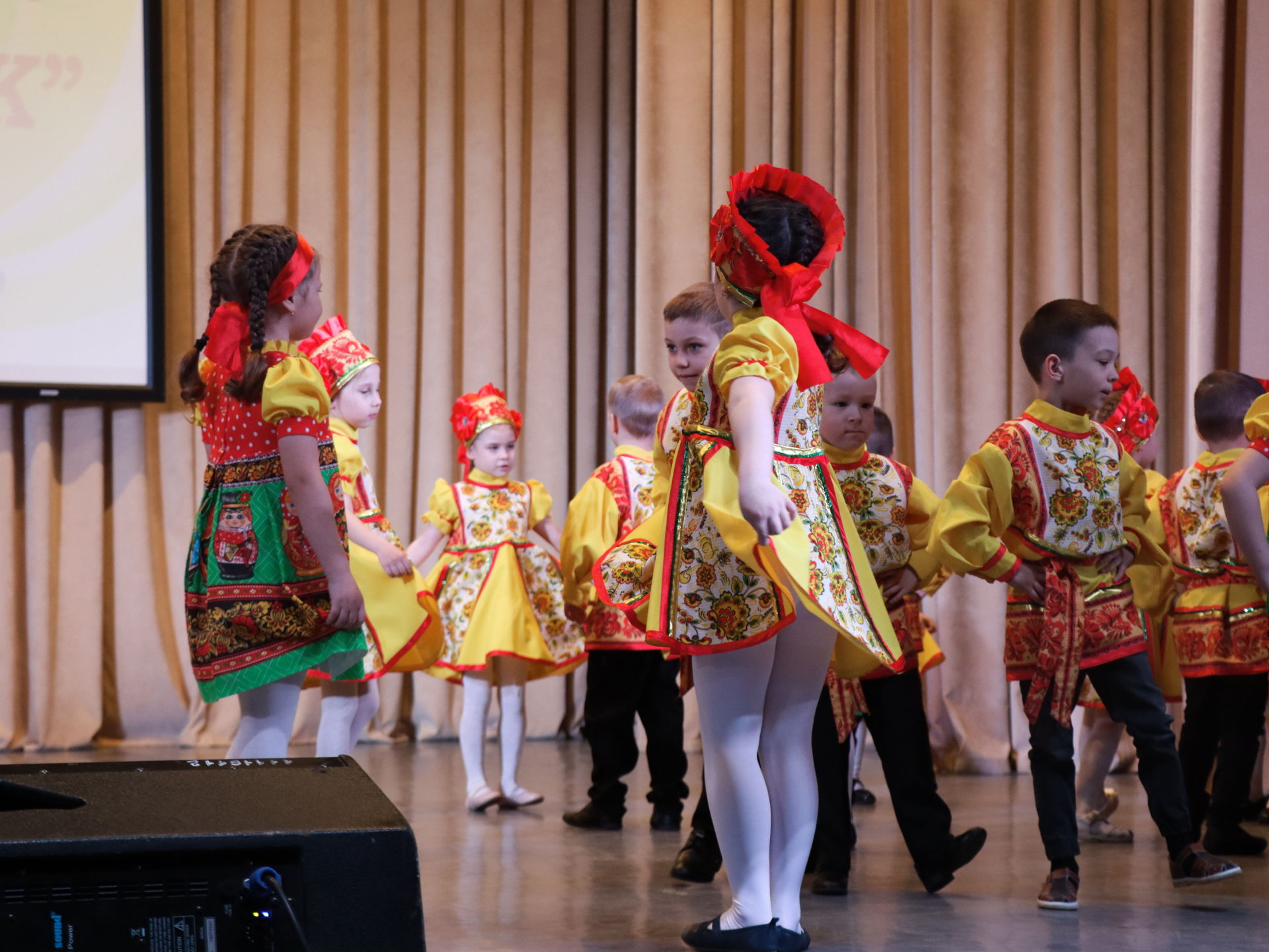 Гала-концерт VI районного детского фестиваля народного творчества «Росток»