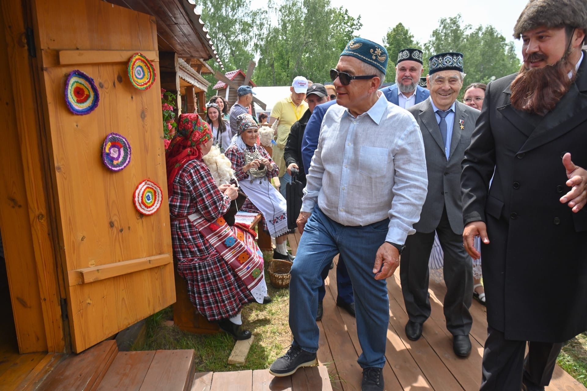 Атмосфера республиканского Сабантуя и Менделеевского подворья