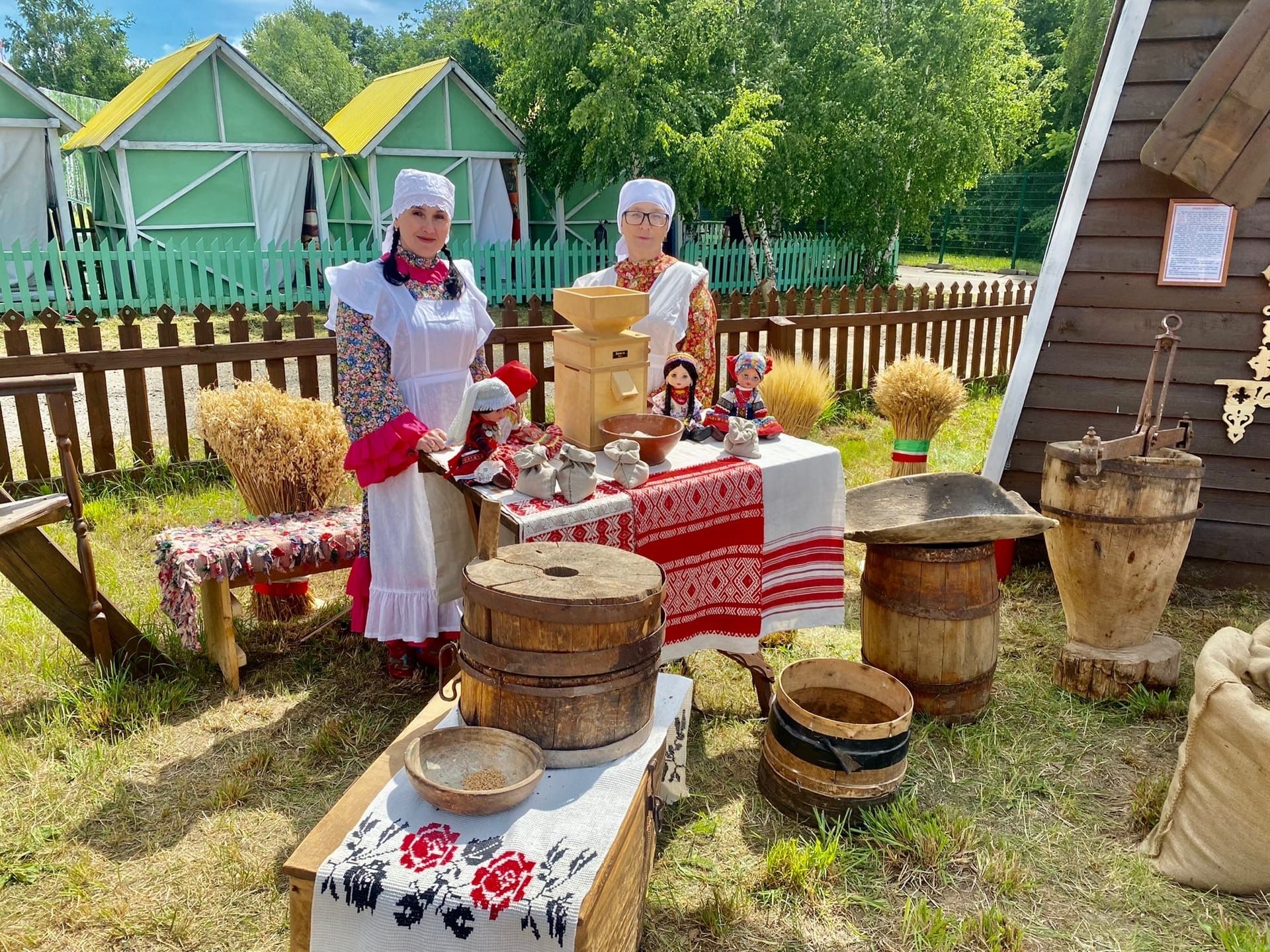 Атмосфера республиканского Сабантуя и Менделеевского подворья