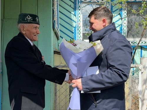 Ветеран Великой Отечественной войны Менделеевска Зайнак Аглиев отметил 97-й день рождения