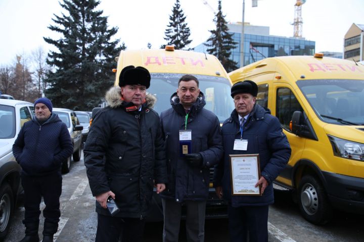 Менделеевских школьников будут возить на новом автобусе