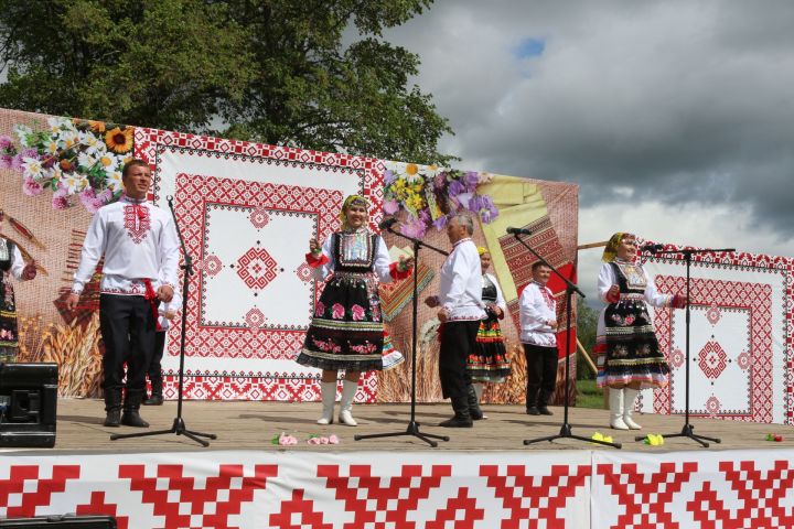 Народный марийский ансамбль "Элнет" посетил марийский праздник "Семык"