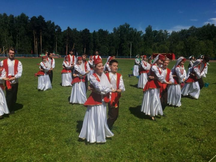 Менделеевцы удивили можгинцев организацией Сабантуя на удмуртской земле