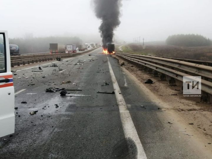 Движение по трассе М7 в Татарстане перекрыто по двум полосам