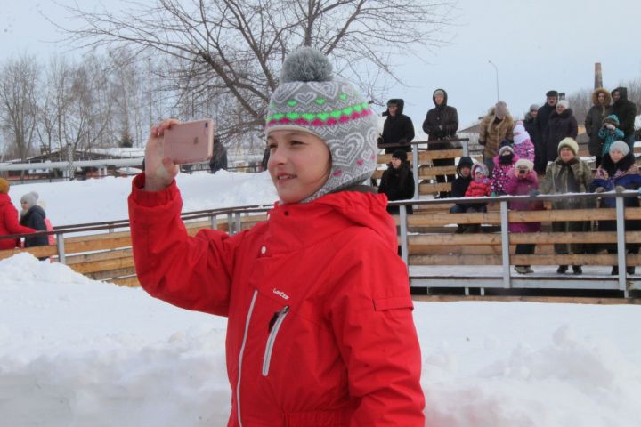 В Менделеевске встретили Масленицу