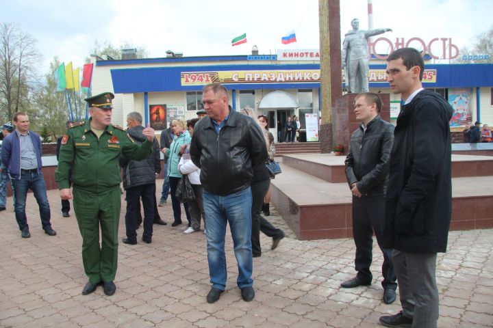 Глава района В. Чершинцев проверил ход подготовки к 9 Мая