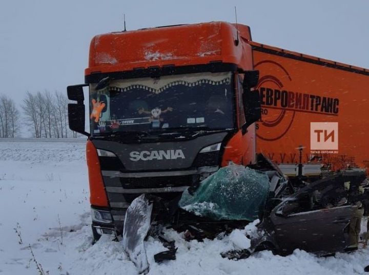 Стали известны подробности сегодняшней страшной аварии в Менделеевском районе