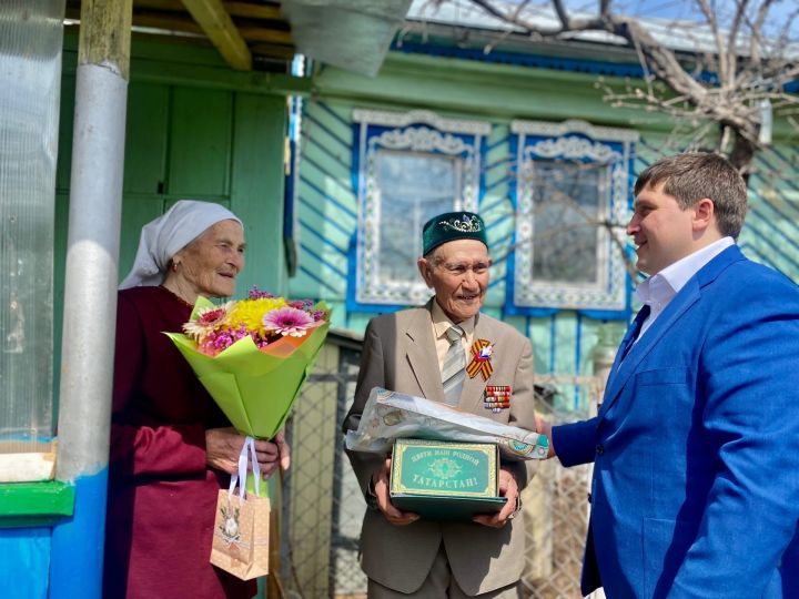 95-летний юбилей отмечает участник ВОВ Зайнак Аглиев