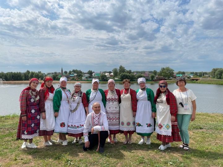 Ансамбль удмуртской песни «Купанча» Менделеевска принял участие в межрегиональном фестивале удмуртских фольклорных коллективов