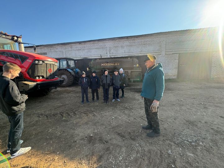 Первые Абалачевской школы побывали на экскурсии в ООО «Абалач»