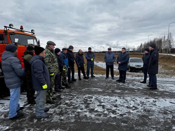 В Менделеевске проверили готовность снегоуборочной техники