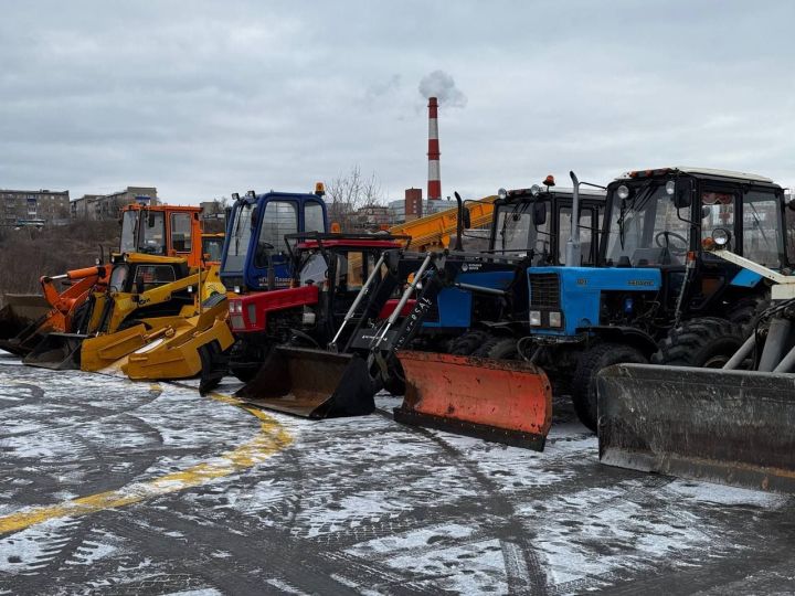 В Менделеевске проверили готовность снегоуборочной техники