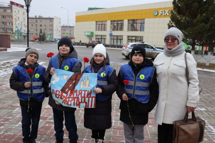 Они могли бы жить: акция памяти жертв ДТП прошла в Менделеевске