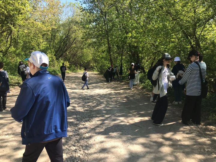 На берег Камы в Менделеевске «высадился» экодесант