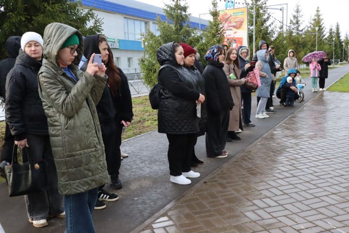 В Менделеевске прошла ежегодная акция «Вальс Победы»