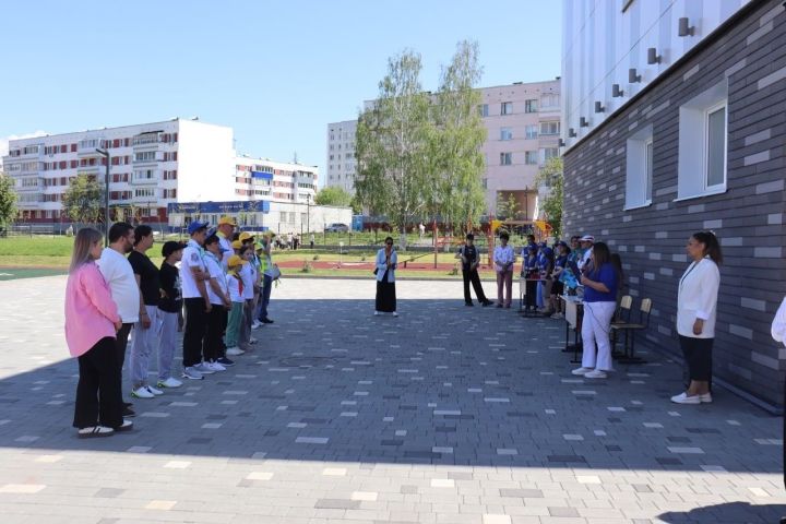 Мероприятие «Папа, мама, я — ПДД соблюдающая семья» прошло в Менделеевске