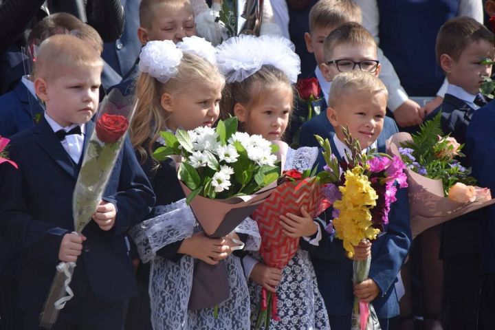 Глава района поздравил мендедеевцев с Международным Днём защиты детей