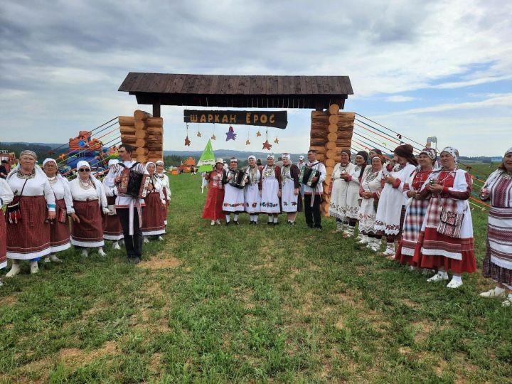 Менделеевский ансамбль «Купанча» отведали священной каши на удмуртском празднике «Гербер»