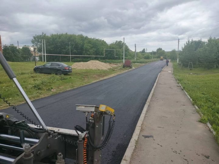 В Тат. Челнах уложили первый слой асфальта