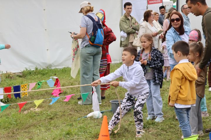 Национальные подворья, состязания, игры, концерт: менделеевцы весело, ярко и дружно отметили национальный татарский праздник Сабантуй