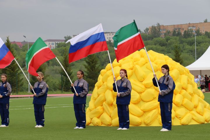 Национальные подворья, состязания, игры, концерт: менделеевцы весело, ярко и дружно отметили национальный татарский праздник Сабантуй